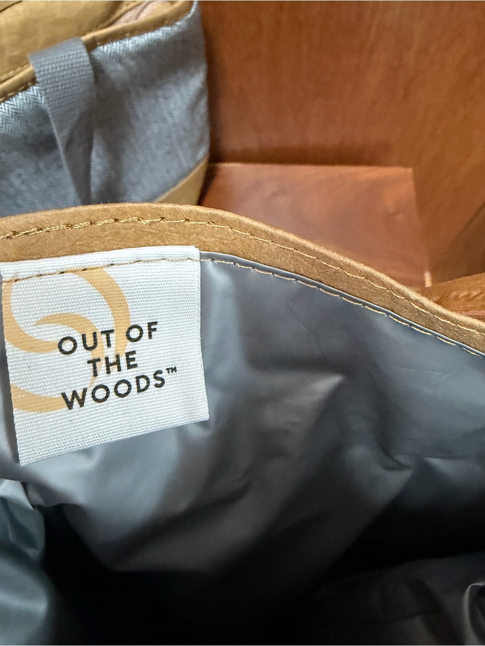 Out of the Woods His and Hers Lunch Bags. - Picture 7 of 8